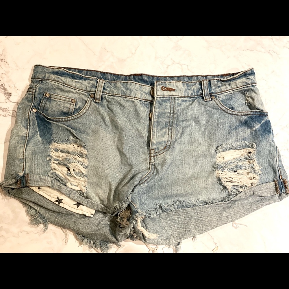 Cotton On Denim shorts w/ Star exposed pockets